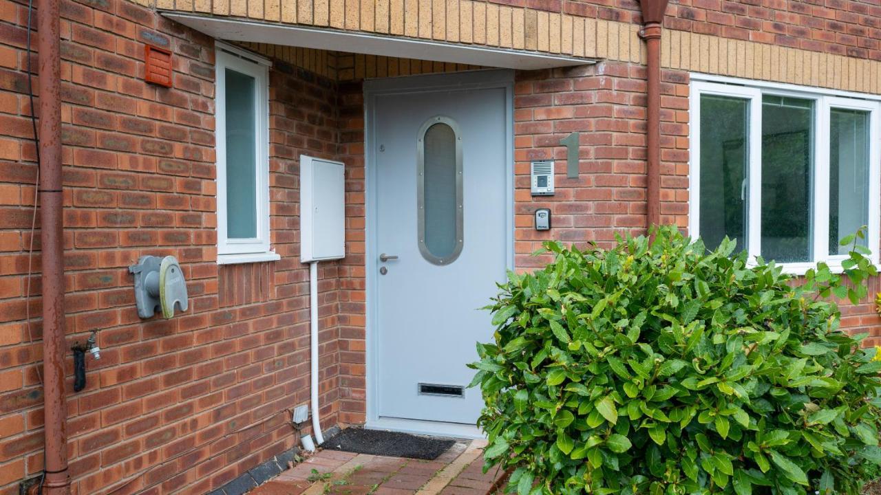 School Path Ironbridge Home With Roof Terrace Exterior foto