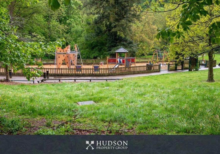 School Path Ironbridge Home With Roof Terrace Exterior foto